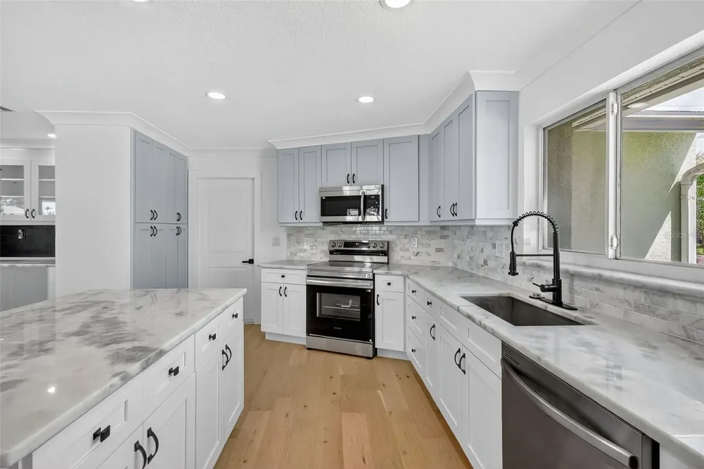 514 Windward Passage Clearwater Beach FL 33767