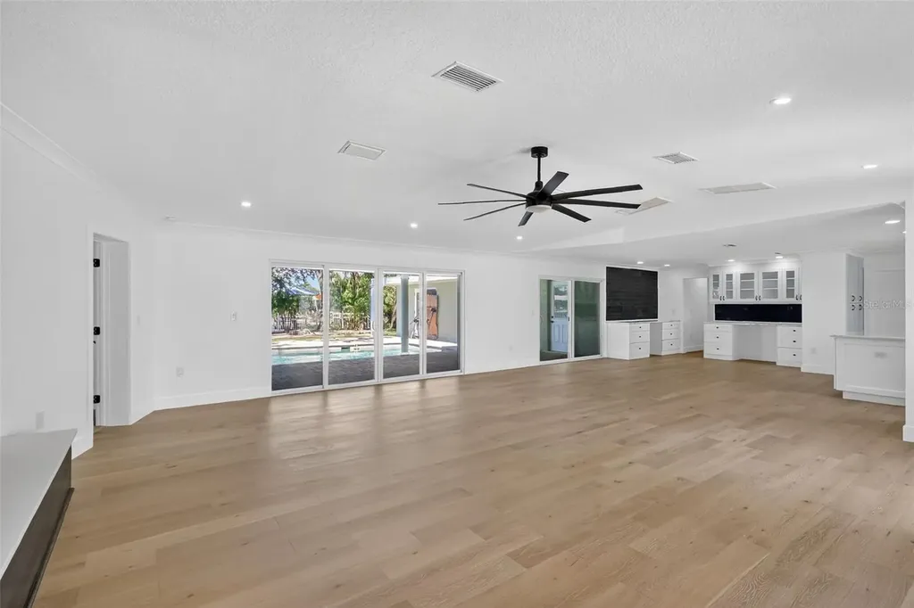 514 Windward Passage Clearwater Beach FL 33767