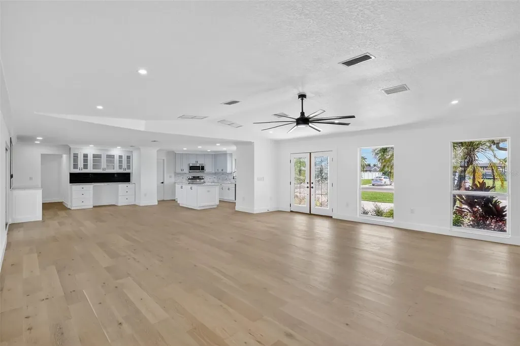 514 Windward Passage Clearwater Beach FL 33767