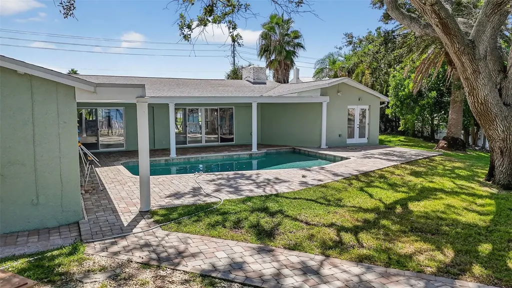 514 Windward Passage Clearwater Beach FL 33767