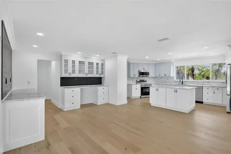 514 Windward Passage Clearwater Beach FL 33767