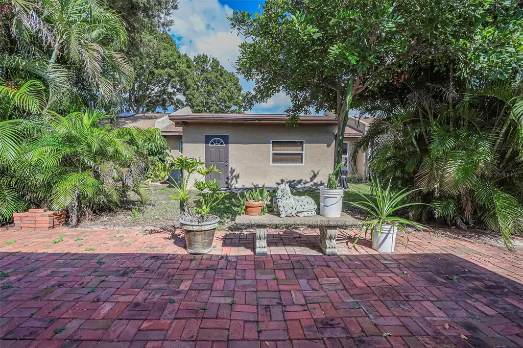 10039 88th Street Seminole FL 33777