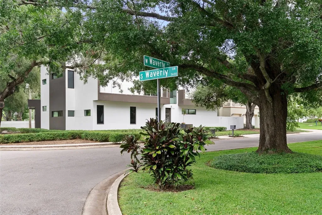 3139 W Waverly Avenue Tampa FL 33629