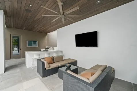 3139 W Waverly Avenue Tampa FL 33629