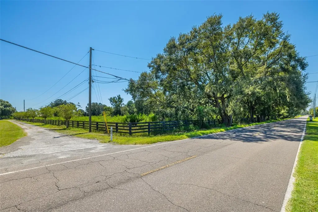 13410 Walden Sheffield Road Dover FL 33527