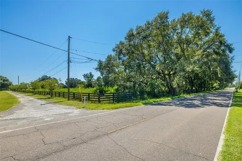 13410 Walden Sheffield Road Dover FL 33527