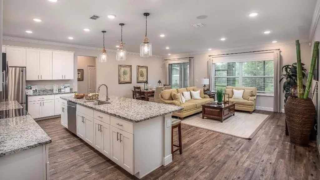 425 W Seminole Drive Venice FL 34293