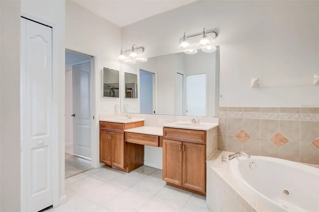 5630 Cortina Lane Palmetto FL 34221