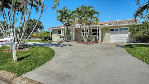 3507 Pinecrest Street Sarasota FL 34239