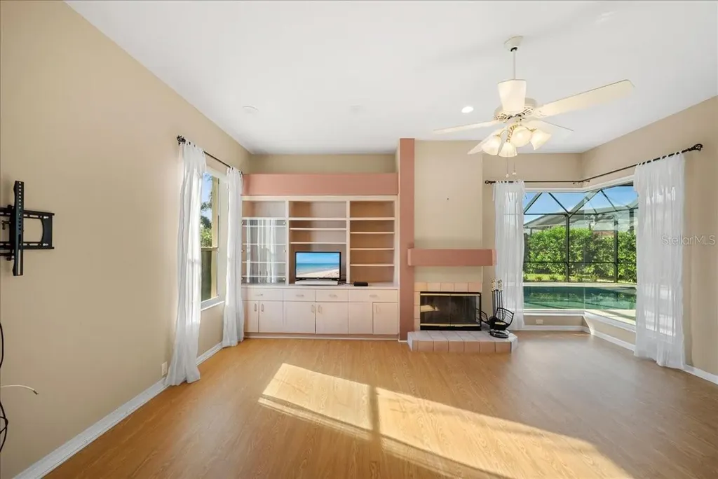 4321 Presidential Avenue Circle E Bradenton FL 34203