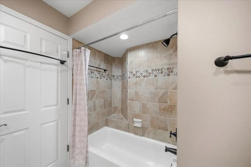 4321 Presidential Avenue Circle E Bradenton FL 34203