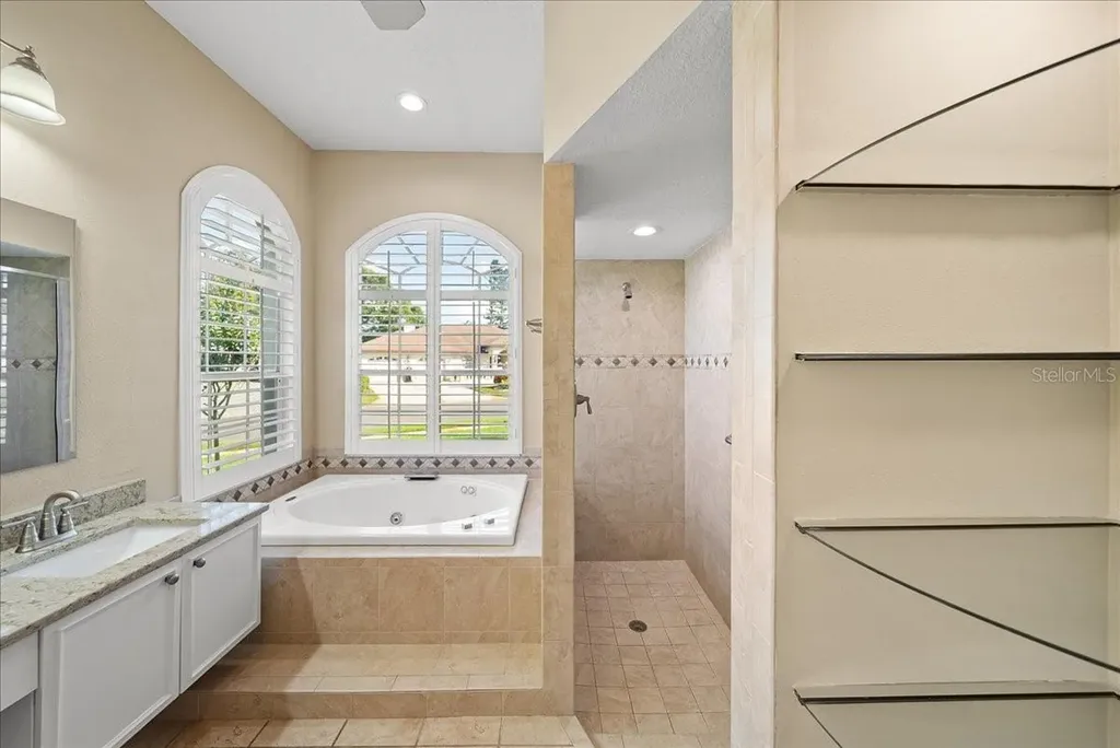 4321 Presidential Avenue Circle E Bradenton FL 34203