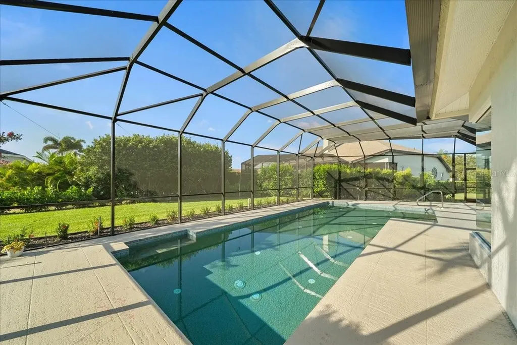 4321 Presidential Avenue Circle E Bradenton FL 34203