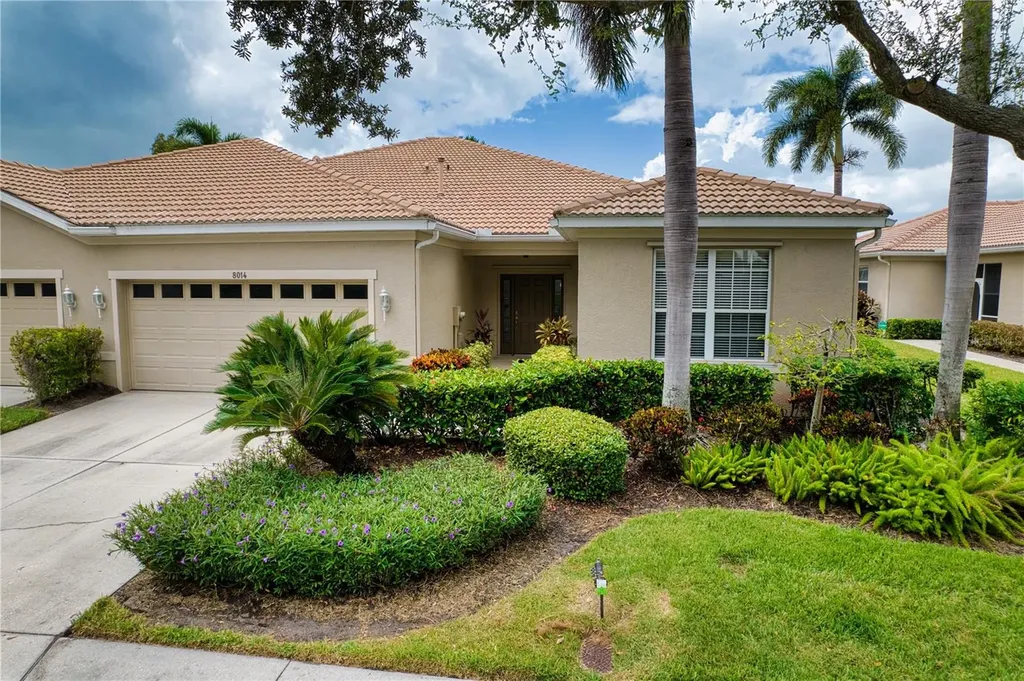 8014 Victoria Falls Circle Sarasota FL 34243