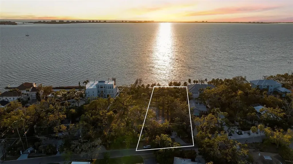 2046 Alameda Avenue Sarasota FL 34234