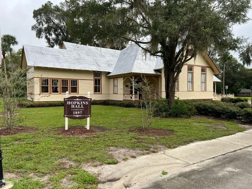 261 N Lakeview Drive Lake Helen FL 32744