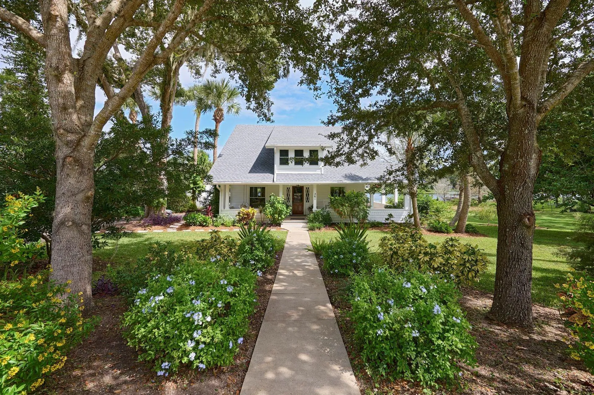 261 N Lakeview Drive Lake Helen FL 32744