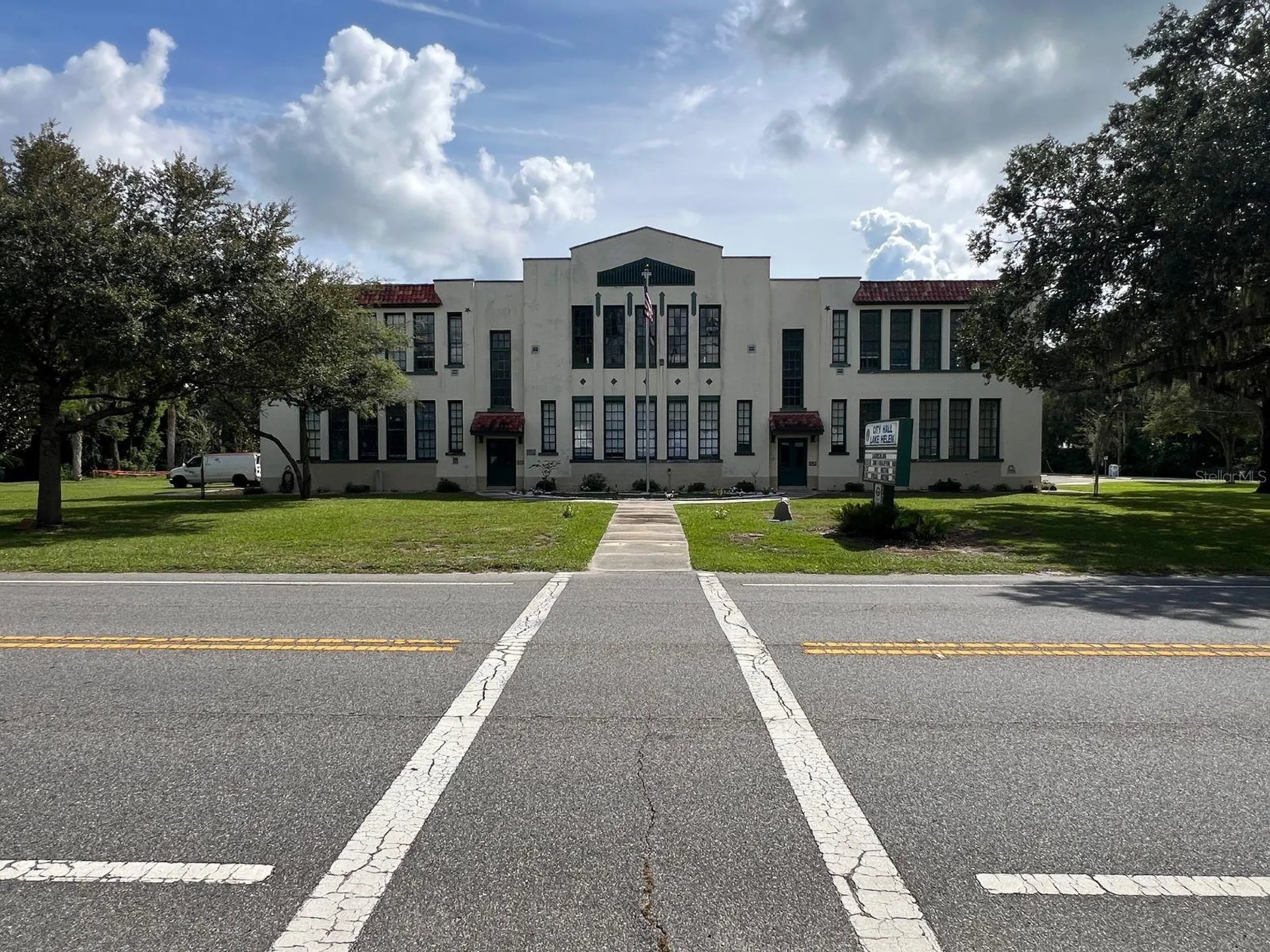 261 N Lakeview Drive Lake Helen FL 32744