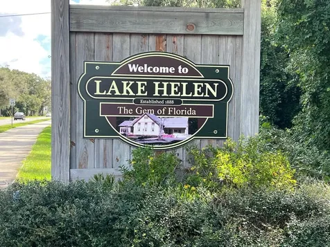261 N Lakeview Drive Lake Helen FL 32744
