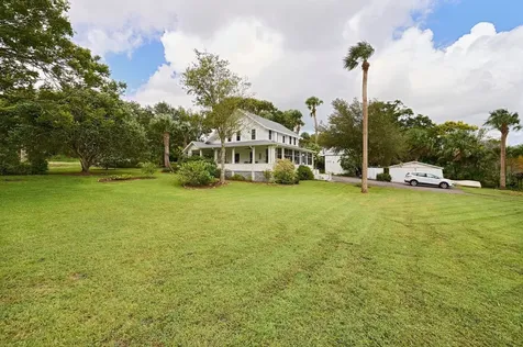 261 N Lakeview Drive Lake Helen FL 32744