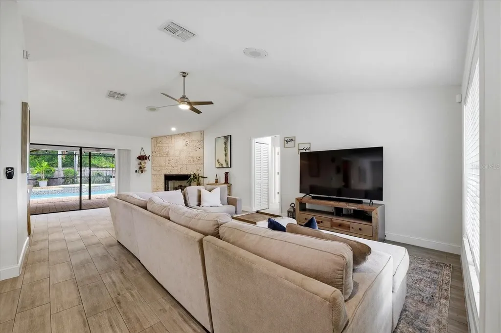10975 96th Street Largo FL 33773