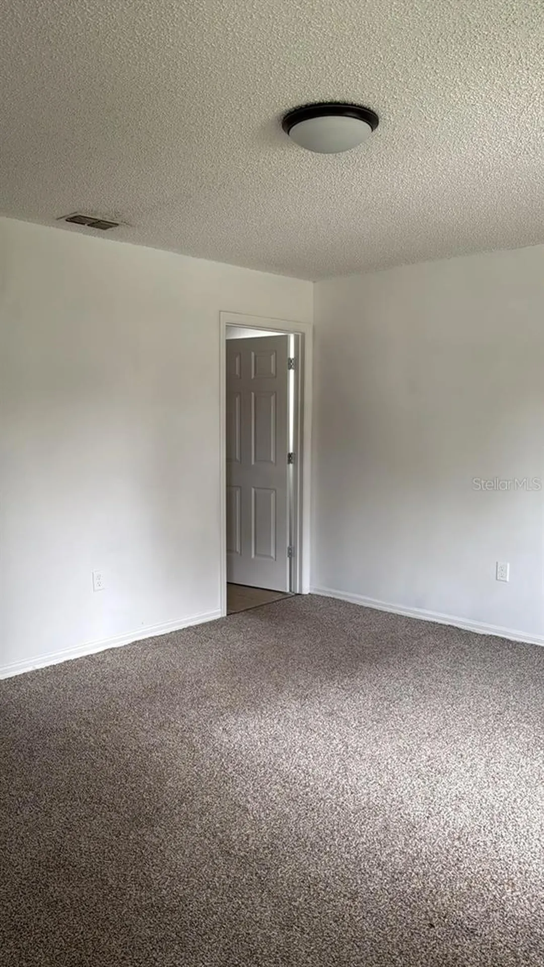 2930 Grayton Street Deltona FL 32738