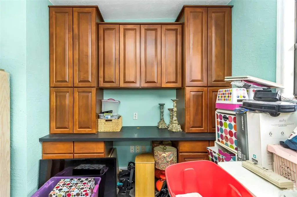 2600 56th Lane N St Petersburg FL 33710