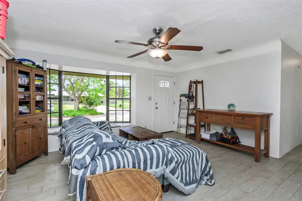 2600 56th Lane N St Petersburg FL 33710
