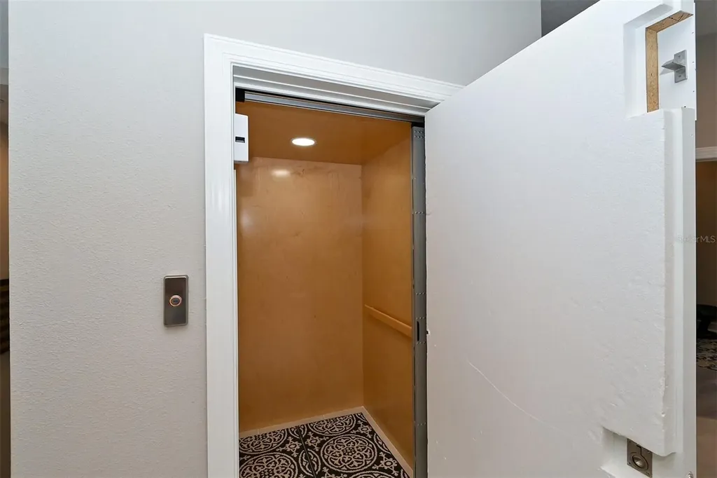 5560 Cannes Circle Sarasota FL 34231