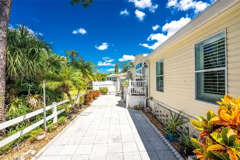 9118 Pinehaven Way Englewood FL 34224