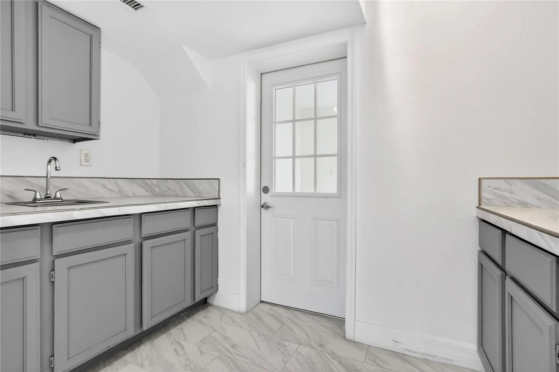 319 Dillon Circle Orlando FL 32822