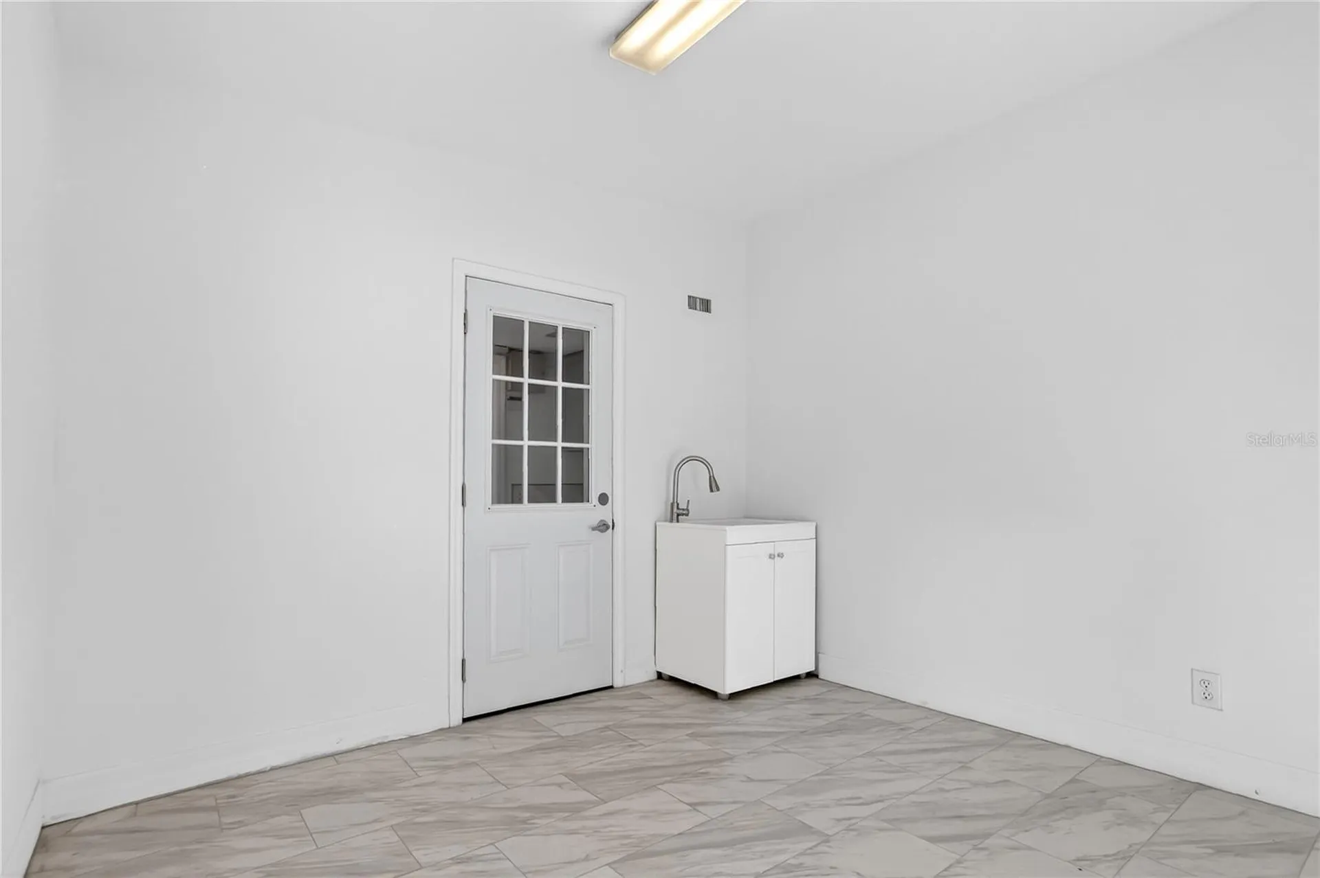 319 Dillon Circle Orlando FL 32822