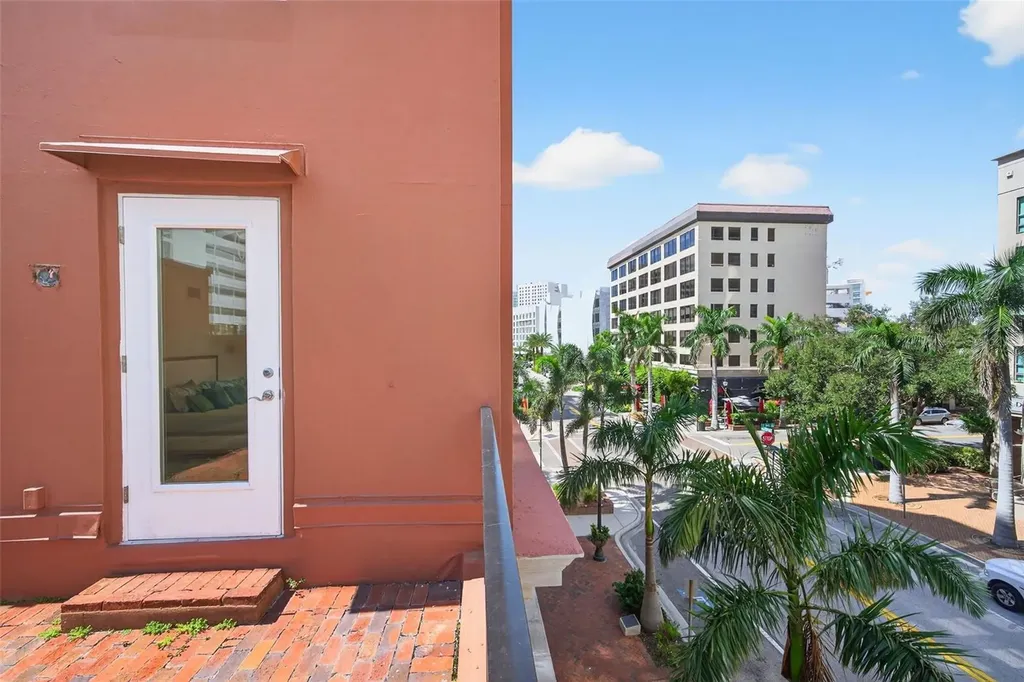 1330 Main Street Sarasota FL 34236