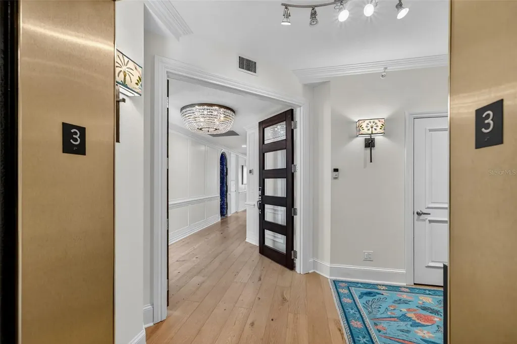 1330 Main Street Sarasota FL 34236