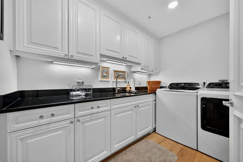 1330 Main Street Sarasota FL 34236