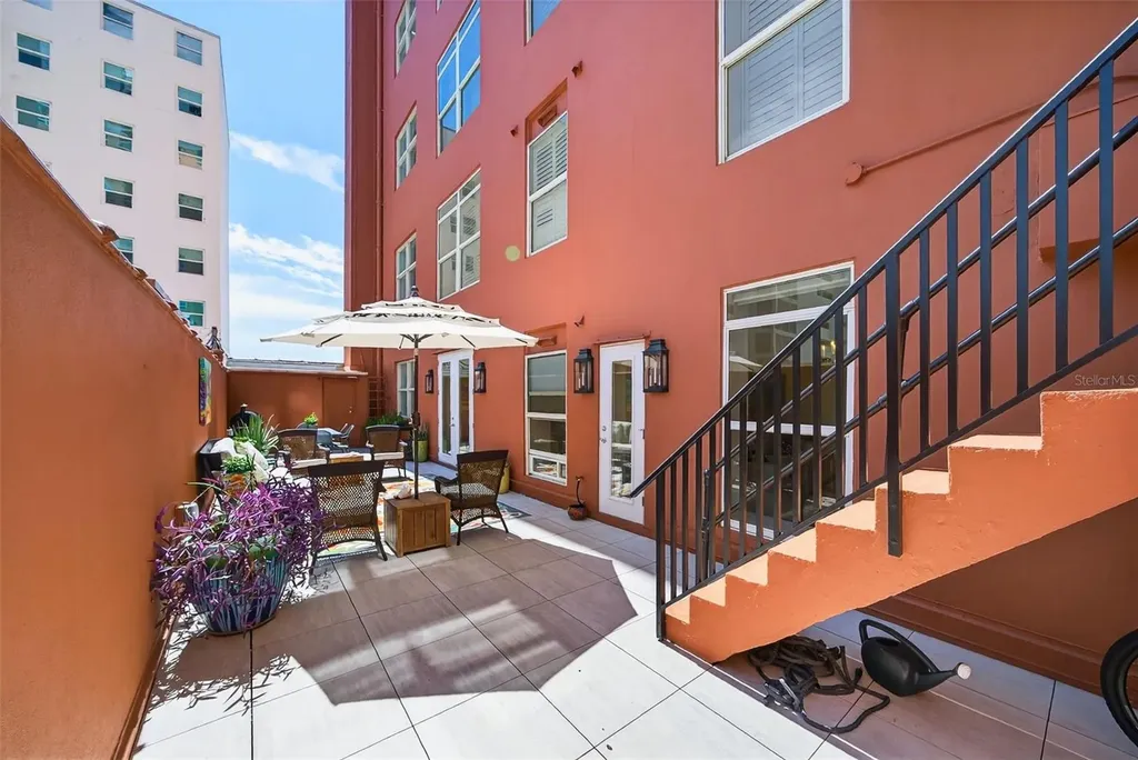 1330 Main Street Sarasota FL 34236