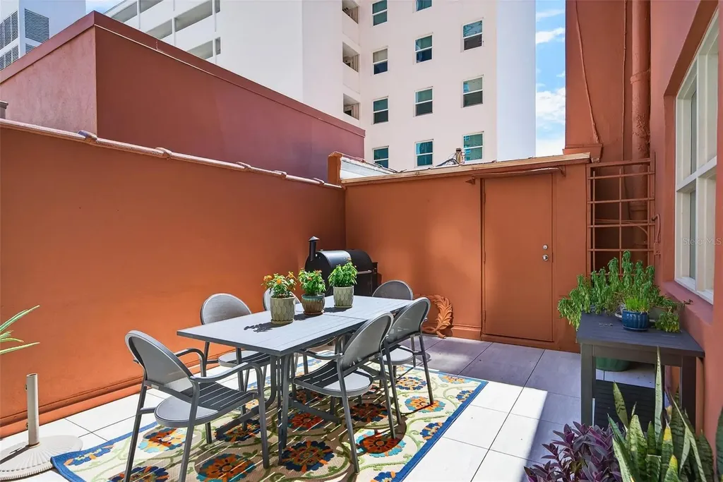 1330 Main Street Sarasota FL 34236