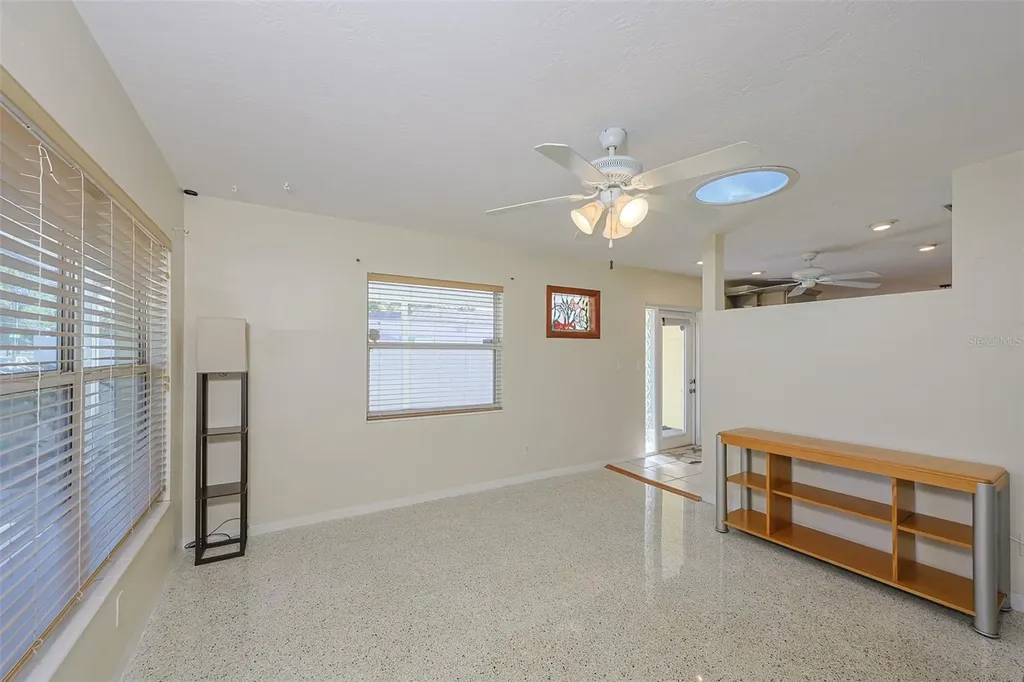 8012 26th Avenue N St Petersburg FL 33710