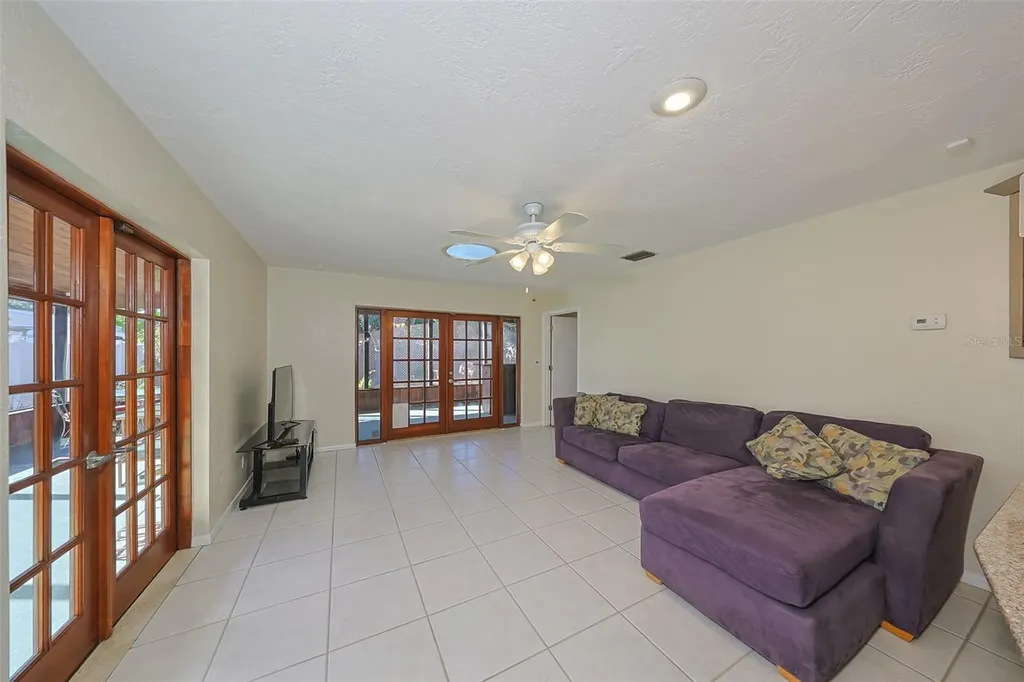 8012 26th Avenue N St Petersburg FL 33710