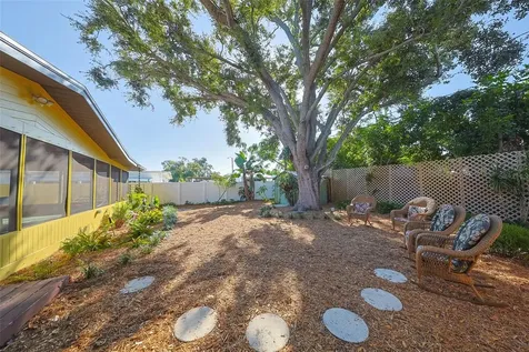 8012 26th Avenue N St Petersburg FL 33710