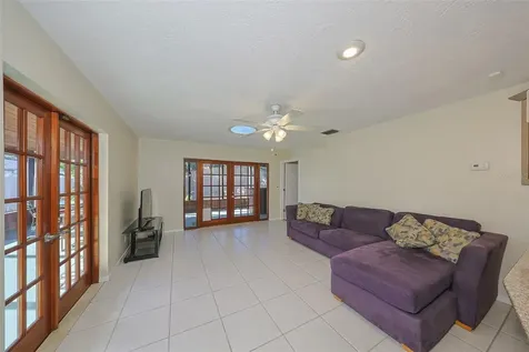 8012 26th Avenue N St Petersburg FL 33710