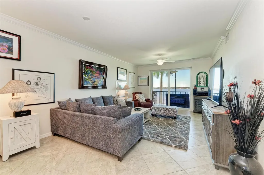 1010 Tidewater Shores Loop Bradenton FL 34208
