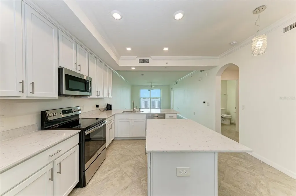 1010 Tidewater Shores Loop Bradenton FL 34208
