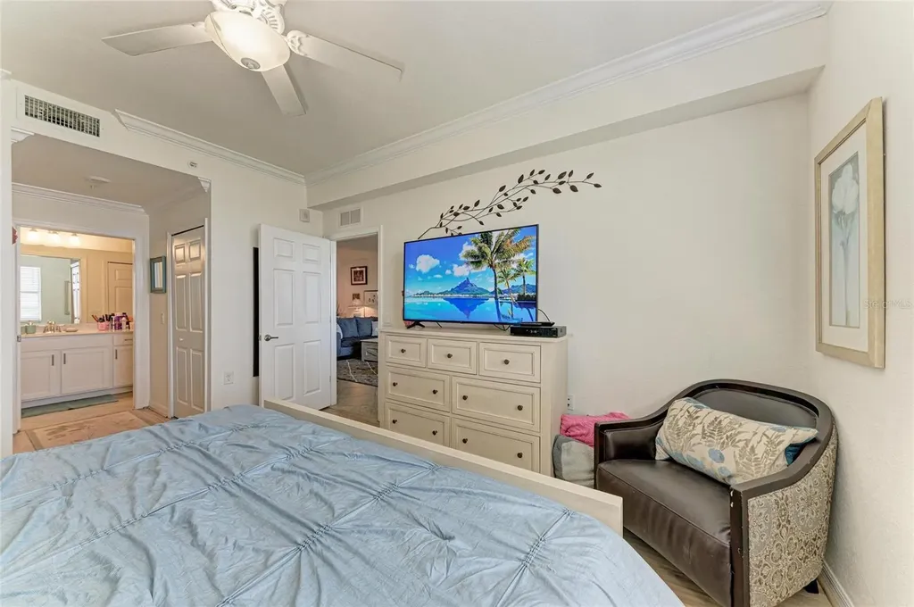 1010 Tidewater Shores Loop Bradenton FL 34208