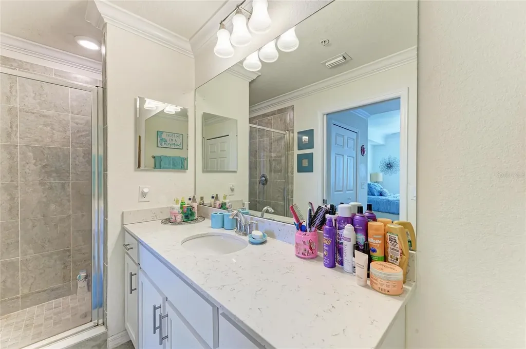 1010 Tidewater Shores Loop Bradenton FL 34208