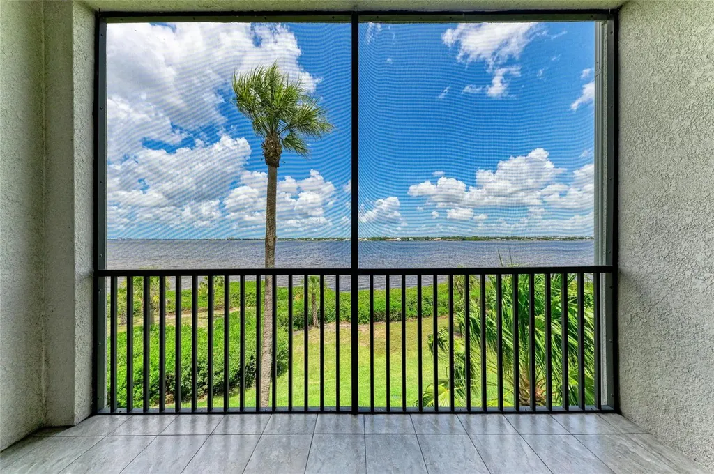 1010 Tidewater Shores Loop Bradenton FL 34208