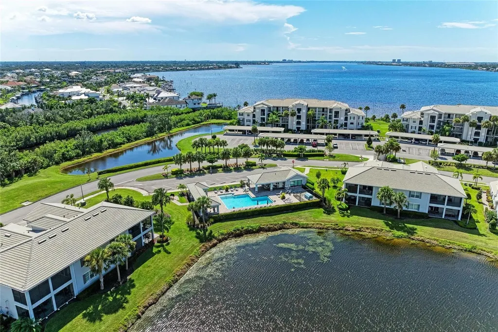 1010 Tidewater Shores Loop Bradenton FL 34208