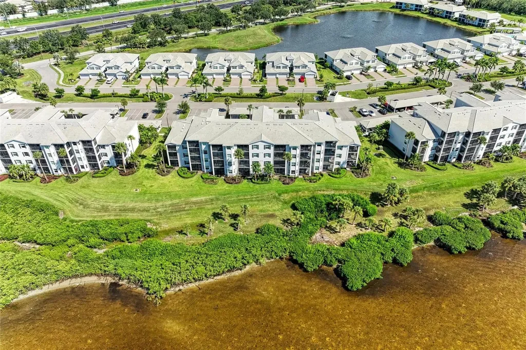 1010 Tidewater Shores Loop Bradenton FL 34208