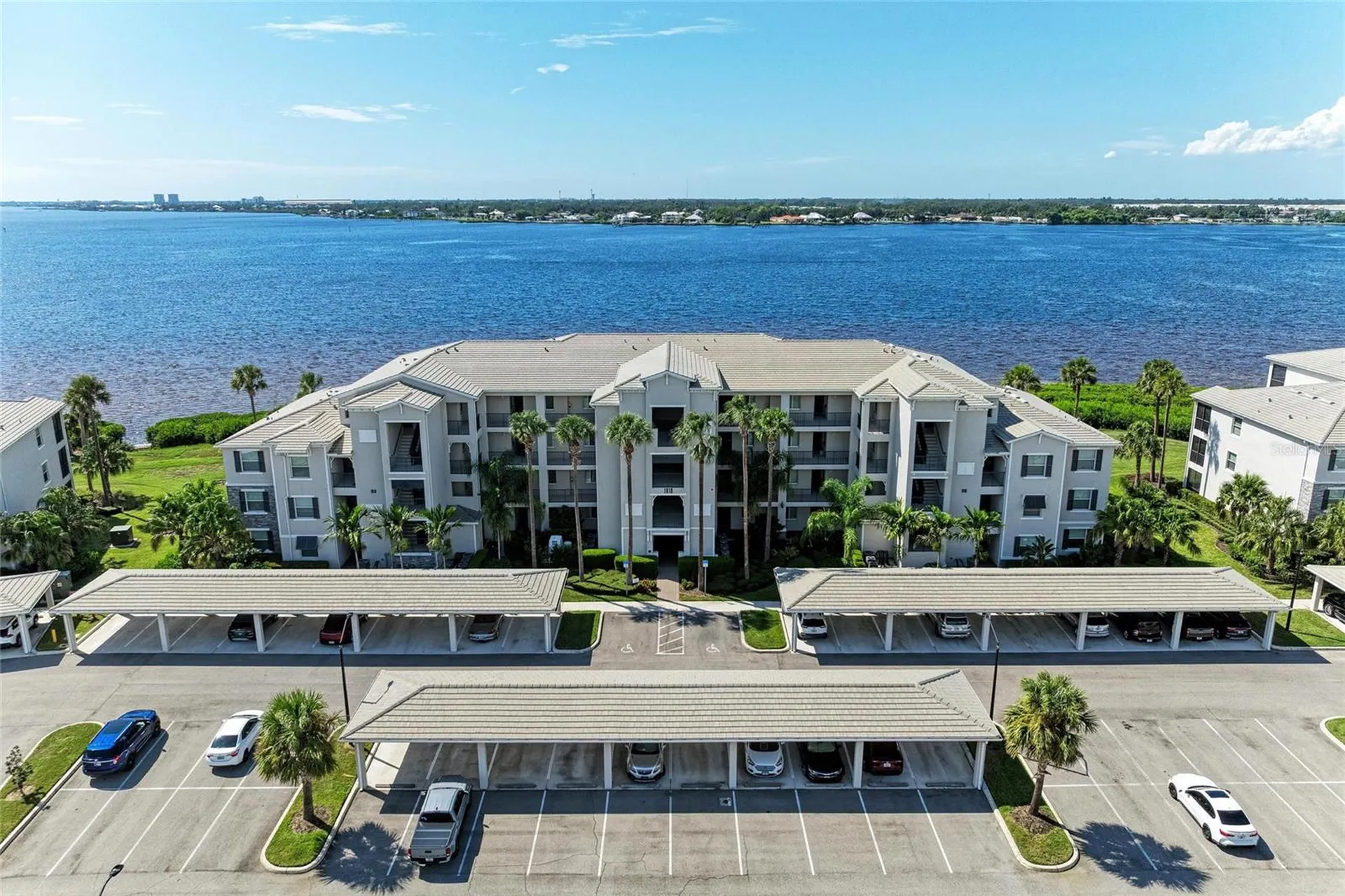 1010 Tidewater Shores Loop Bradenton FL 34208