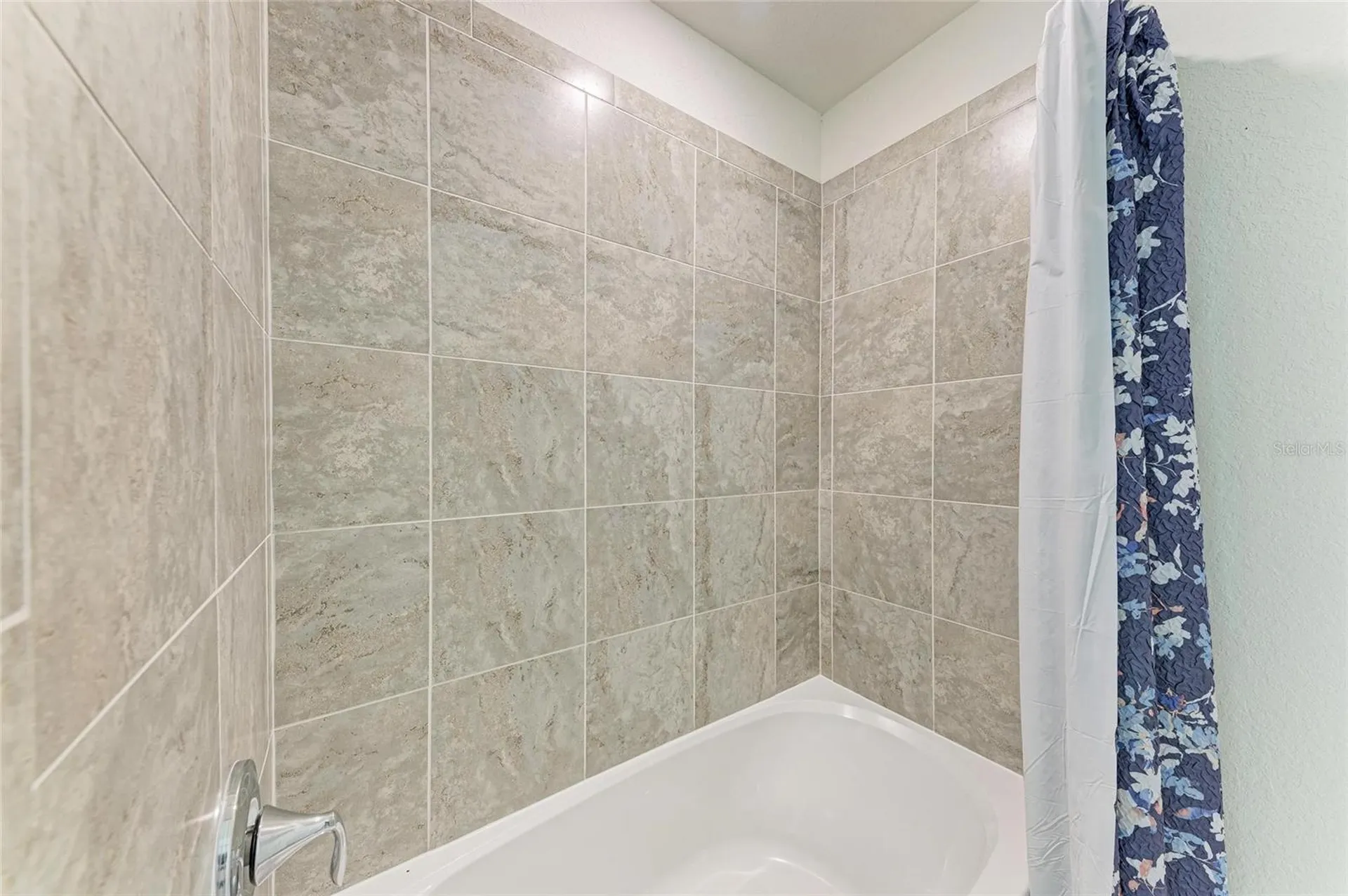 1010 Tidewater Shores Loop Bradenton FL 34208